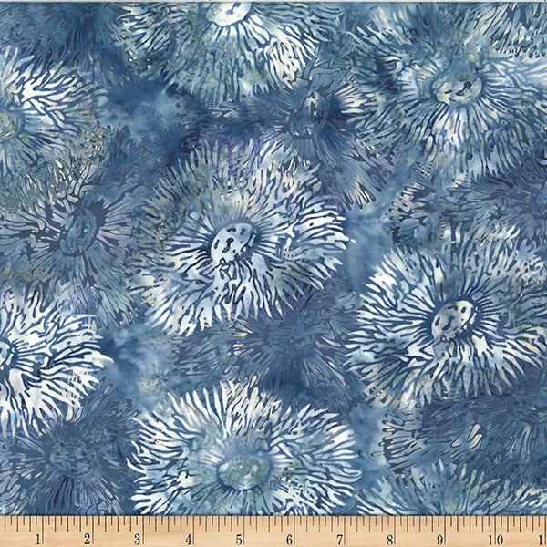 Hoffman Jelly Fish Batiks Denim 1/2m