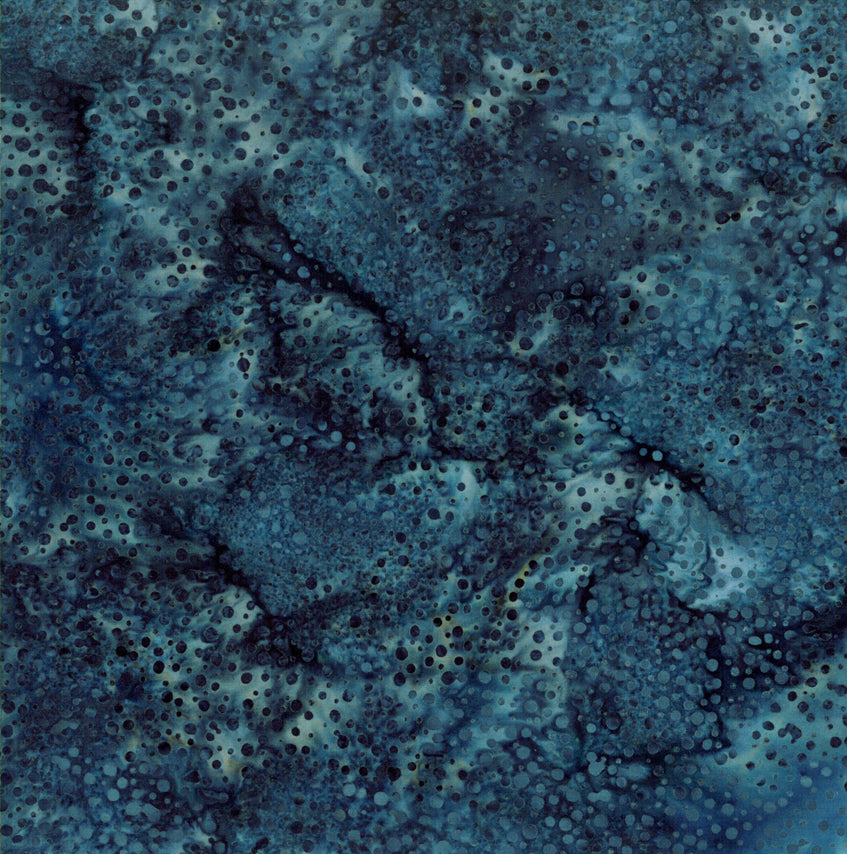 Hoffman Bali Dots Blueberry 1/2m