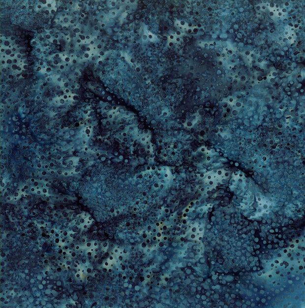 Hoffman Bali Dots Blueberry 1/2m